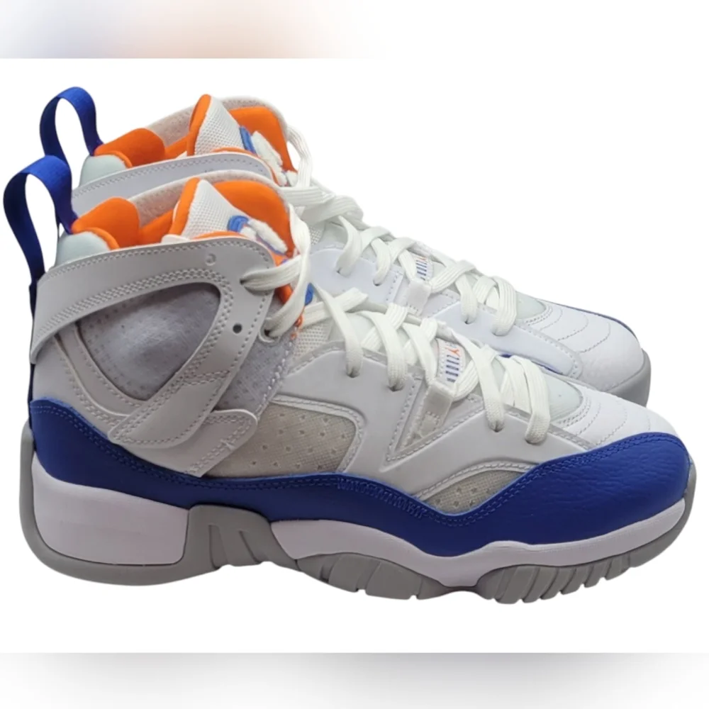NEW Nike Jordan Jumpman Two Trey‎